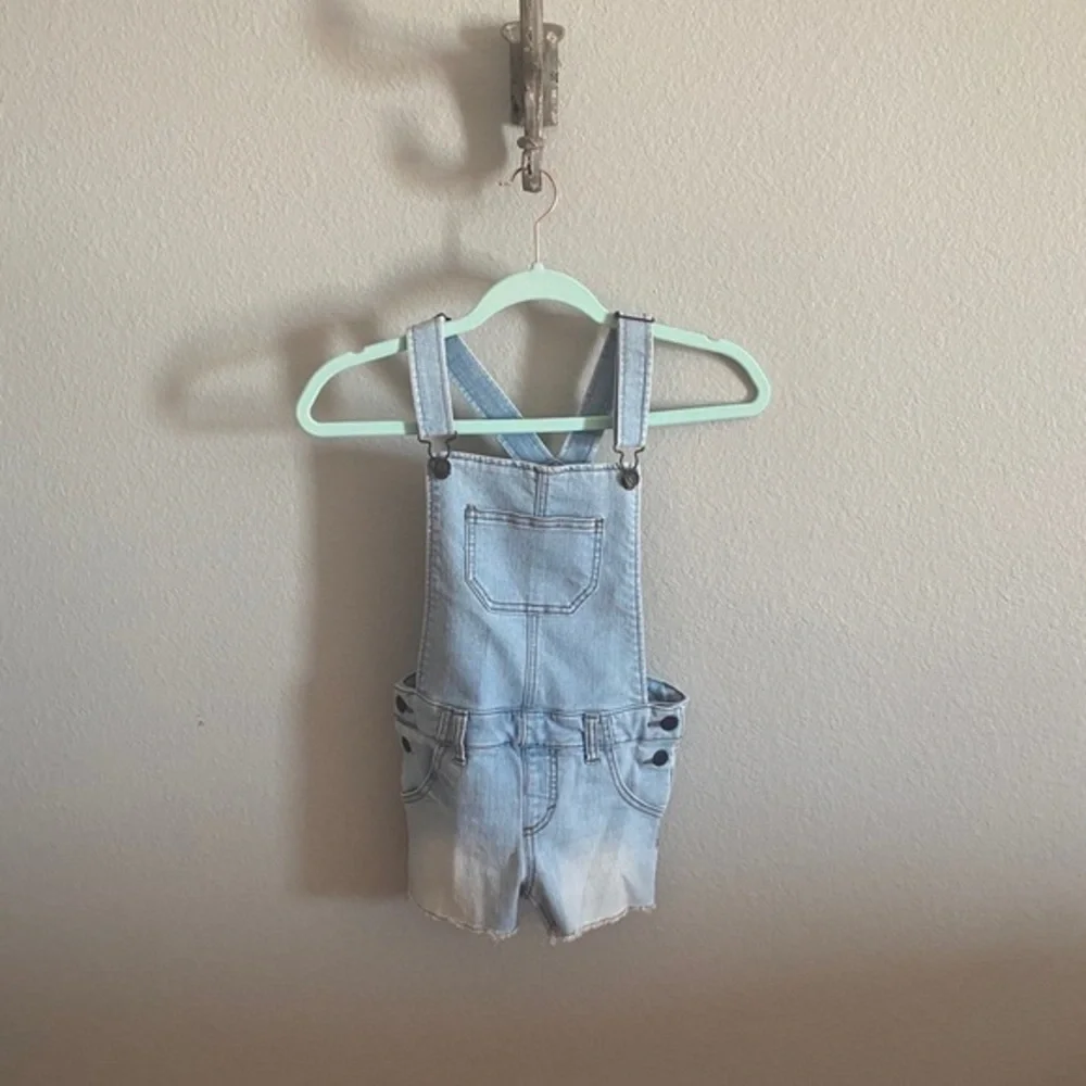Cherokee Light Wash Stretch Denim Overall Shorts​​​​​​​​​